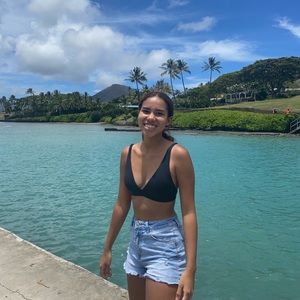 Meet your Posher, Brianna